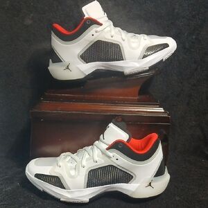 Air Jordan 37 Low "SIREN RED" Mens-10 100% AUTHENTIC!